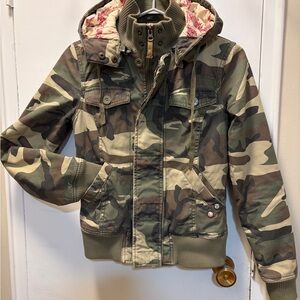 TNA Aritzia camouflage jacket in size XS